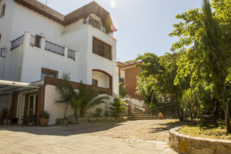 modernistische klassieke huis in sant joan despi modernistische klassieke huis in sant joan despi