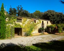 Villa rústica con 4 habitaciones y piscina, Cabanelles