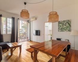Perfecto piso de 3 habitaciones dobles en el Paralelo de Barcelona