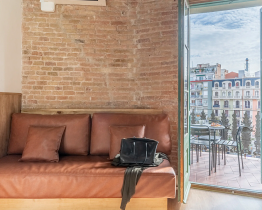 Espacioso apartamento con terraza en el centro de Barcelona