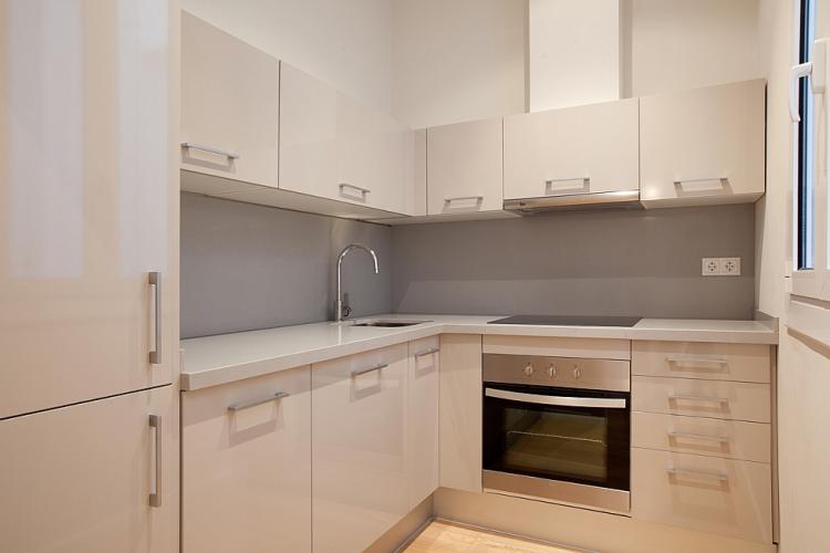 Modern and fully equipped kitchen