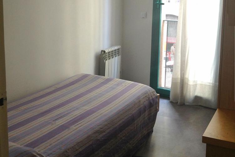 Small Bedroom with single bed and plenty of light.