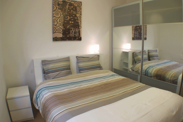 Bonito piso con terraza, en Barcelona.