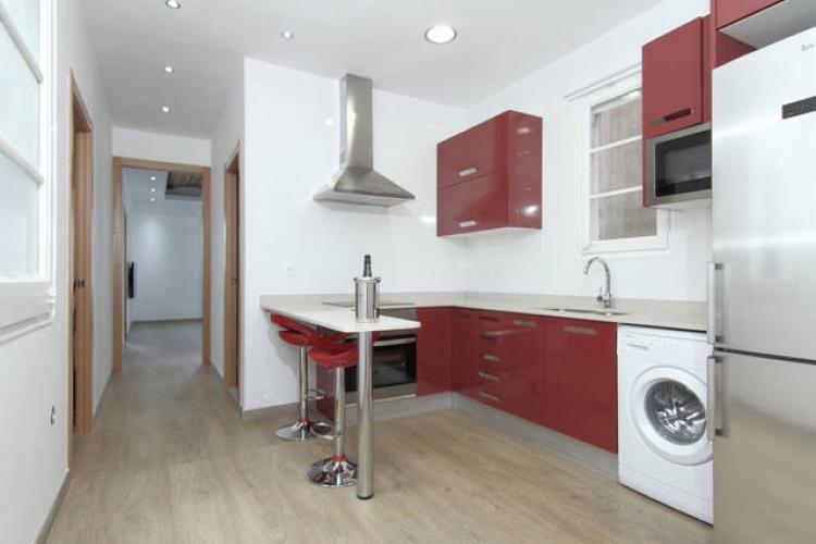 The kitchen in bold red design