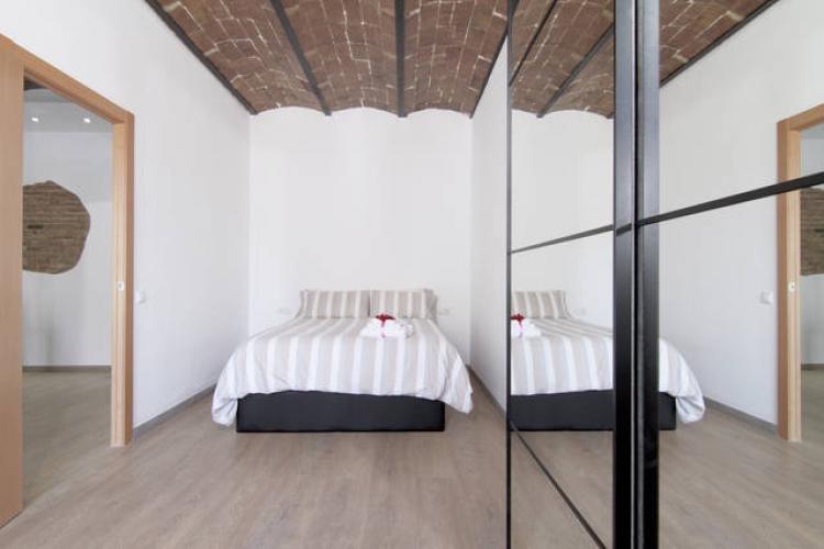 This deluxe apartment is ideal for 6 people