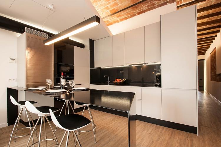 Bello pisos con dos habitaciones para alquiler en Barcelona.