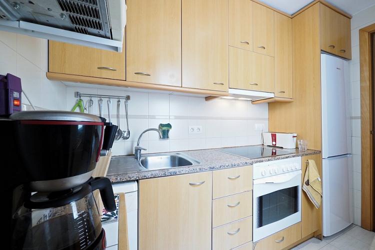 Other view of the fully equipped kitchen