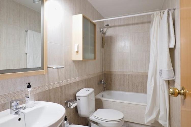 The marble tiles where choosen to match the colours of the rest of the home