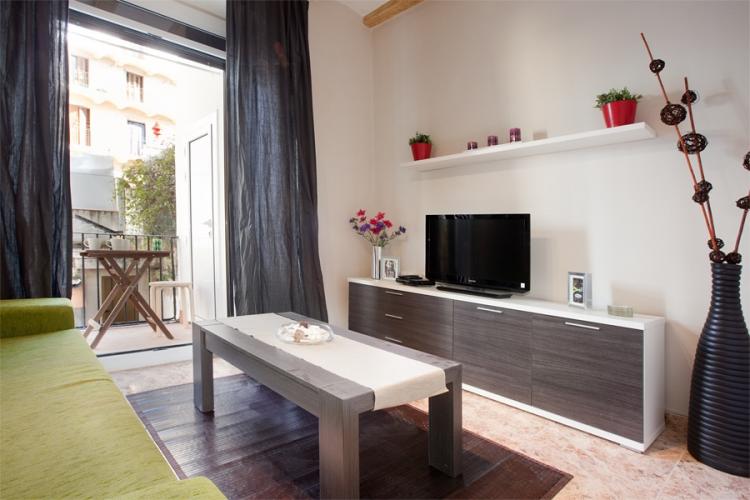 Cheap rental apartment for groups in Barcelona