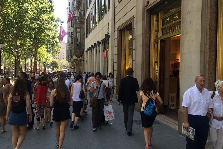 Close to the apartment is one of the longest shopping street in Europe called Creu Coberta.